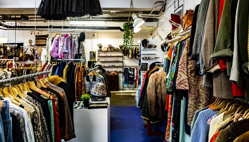 UK Shop Prices Post Decline For Third Straight Month in March