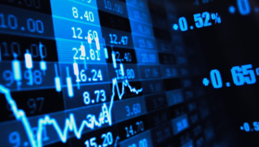 Market Diverges: Bulls Hold Ground Despite Dow Retreat
